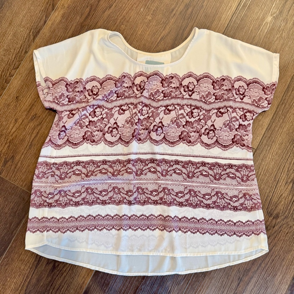 Skies Are Blue Lace Accent Cream and Wine Top - Size Large